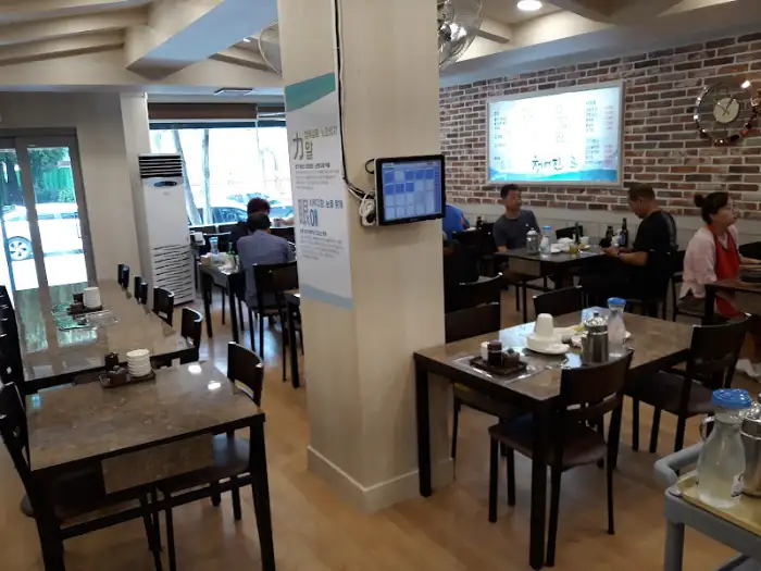 가게 내부 전경