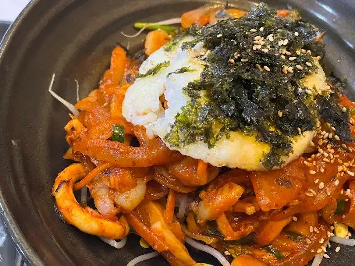 동해반점 내부 테이블 세팅