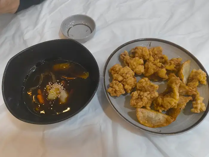탕수육과 곁들임 메뉴