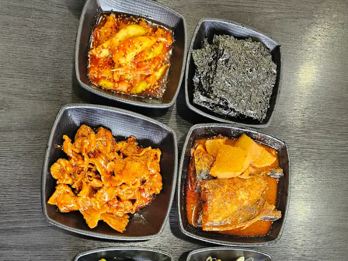 고등어조림과 다른 반찬