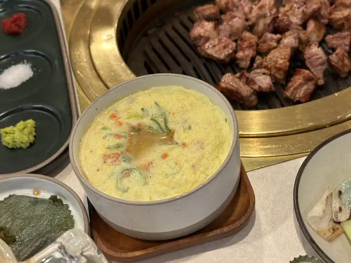 계란찜과 고기