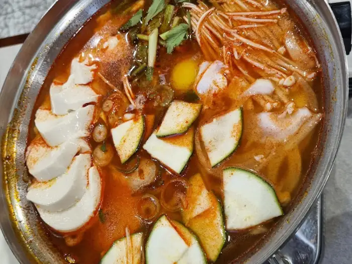 얼큰한 해장 순두부찌개