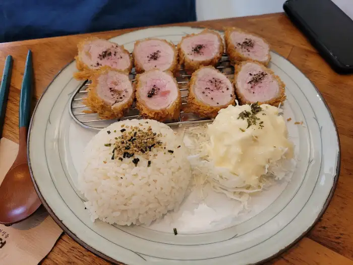 안심돈까스 단면