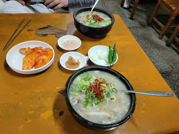 뜨끈한 국물의 찌개