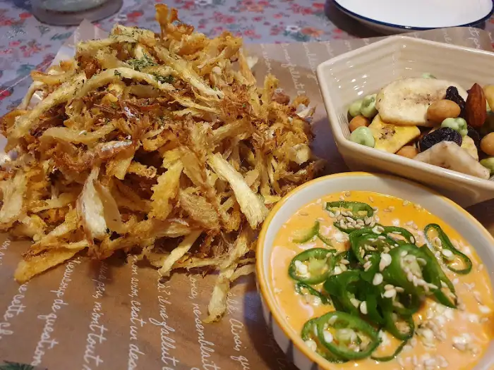 치킨 가라아게와 소스, 곁들임 안주