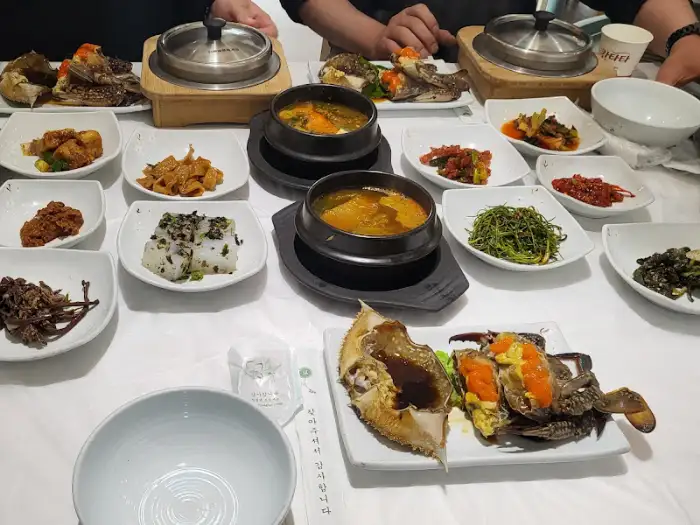 게장 정식 한 상 차림