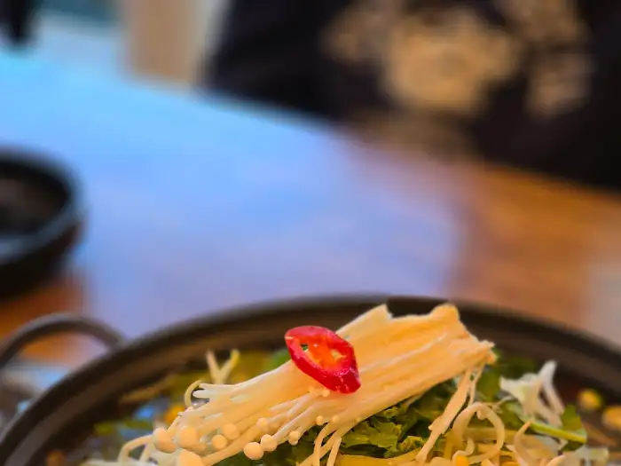 잡채가 담긴 그릇