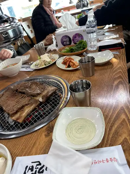 불판 위 갈비