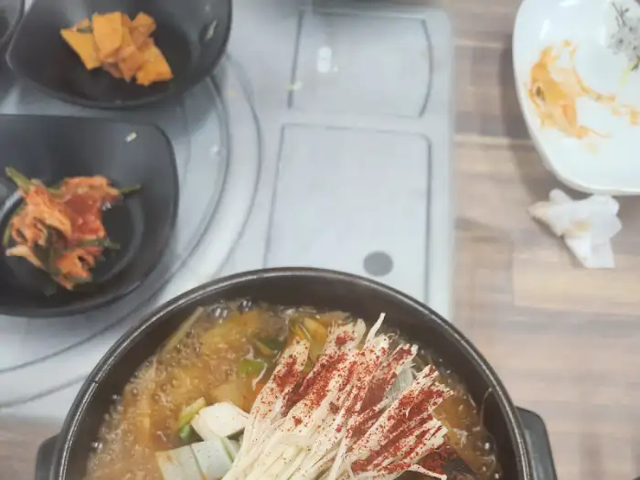 또치네 물회와 곁들임 반찬