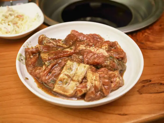 양념이 잘 배어있는 돼지갈비