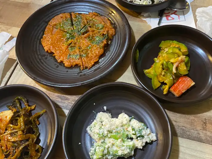 밑반찬과 함께 나온 음식들