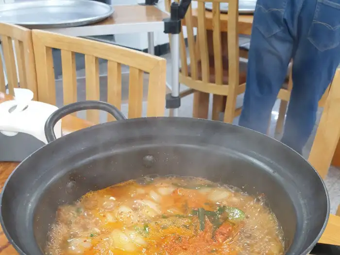 보글보글 끓는 전골