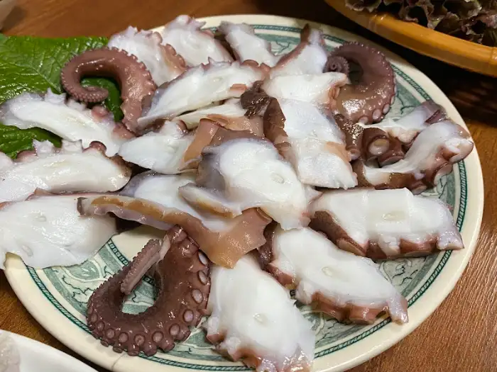 해산물 모둠 일부 - 문어/새우