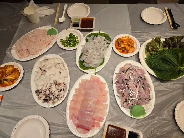 다양한 활어회 플레이트
