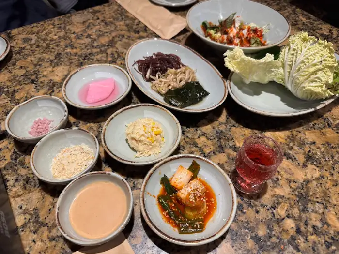 김치찌개와 솥밥