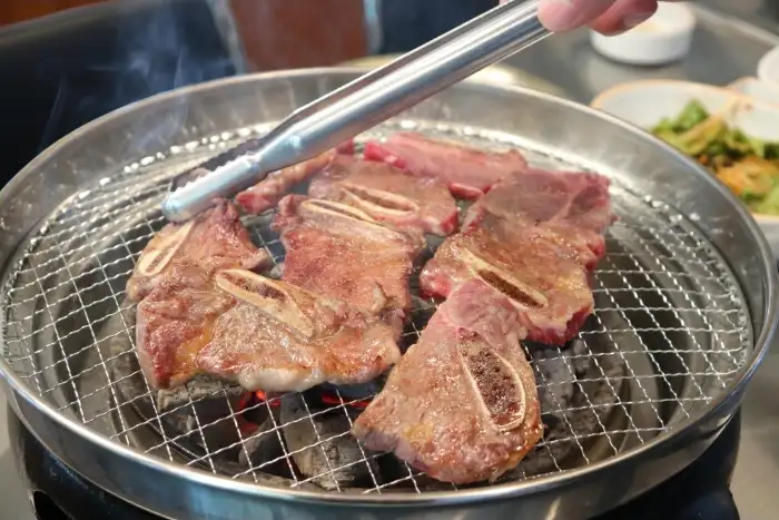 양념에 재워진 소갈비