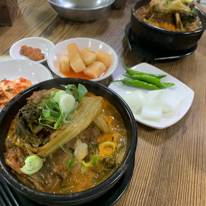 [울릉도순대국]의 밑반찬