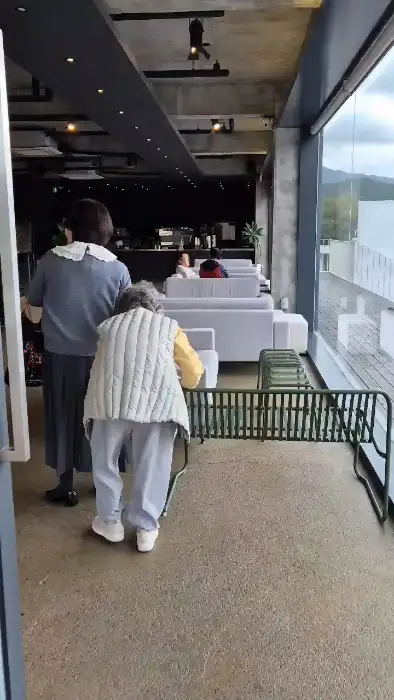 카페 내부 모습