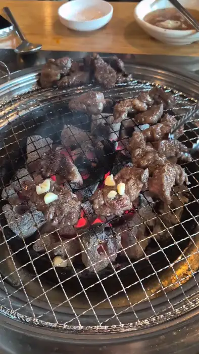 사장님이 직접 구워주시는 소갈비살