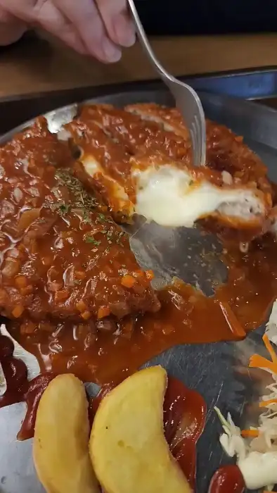 치즈 폭탄 돈까스