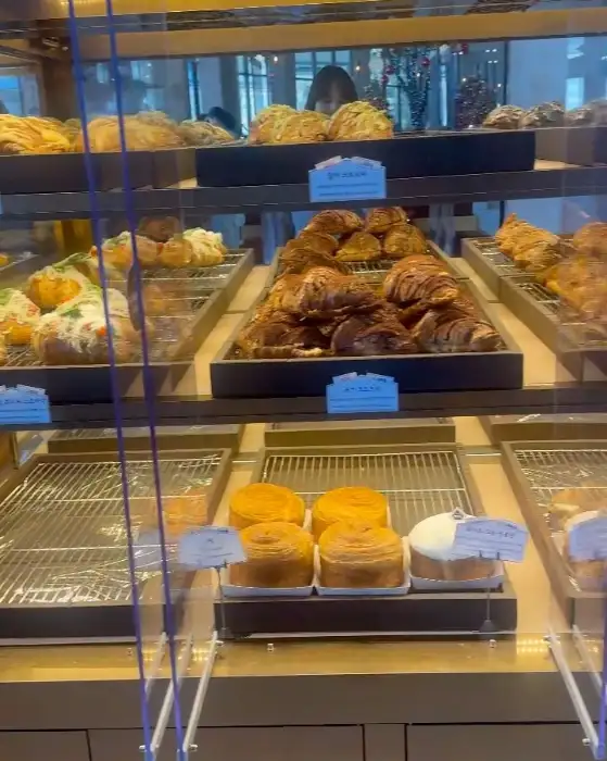 크로와상과 케이크