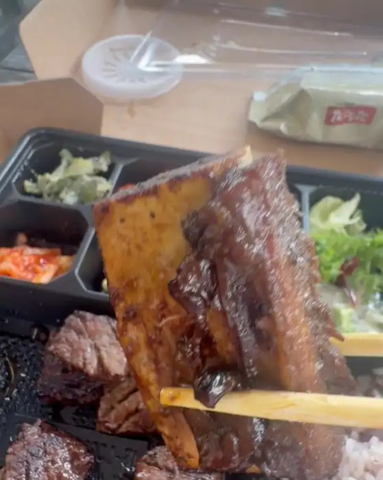 돼지갈비 단면