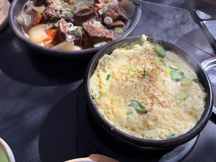 고기와 야채가 어우러진 갈비찜
