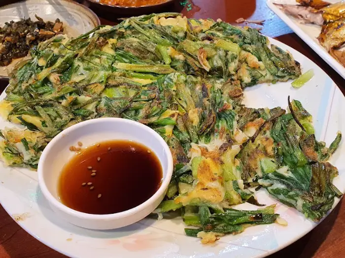 노릇하게 구워진 전