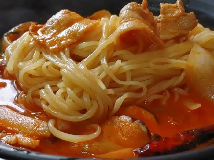 짬뽕 면발 클로즈업 사진