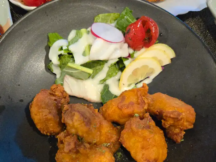 치킨 가라아게와 샐러드