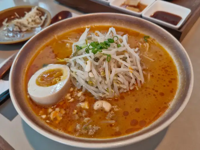 푸짐한 라멘 한 그릇