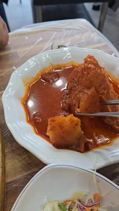 매콤한 양념의 생선 조림