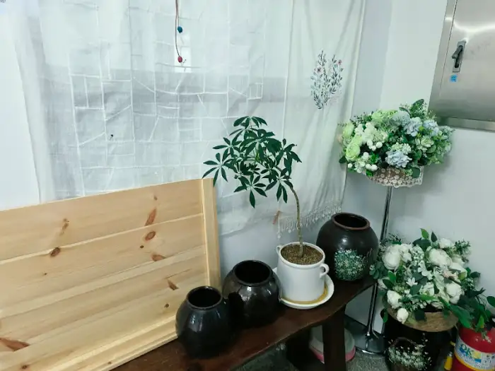 식당 내부의 편안한 분위기