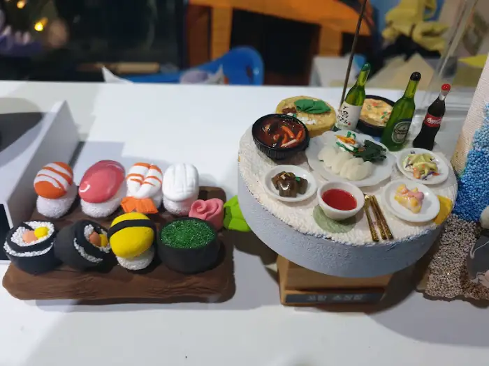 아기자기하게 꾸며진 미니어처 음식 모형