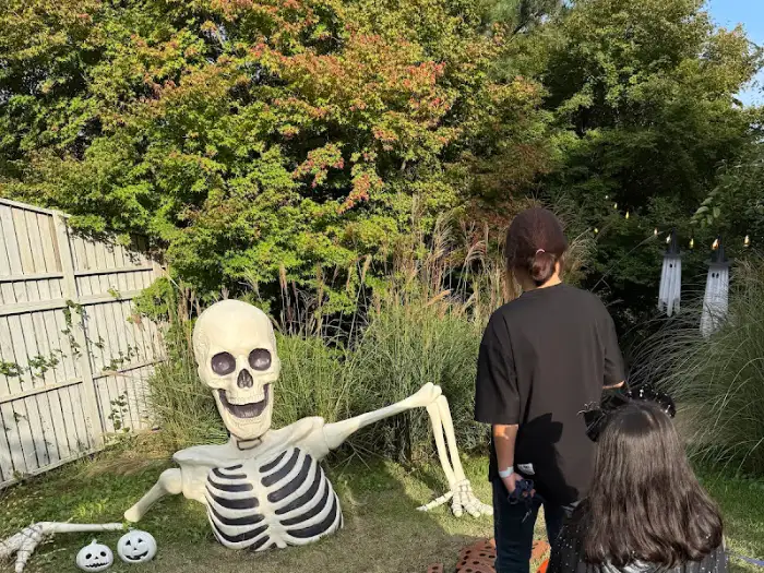 정원 풍경과 함께하는 자리
