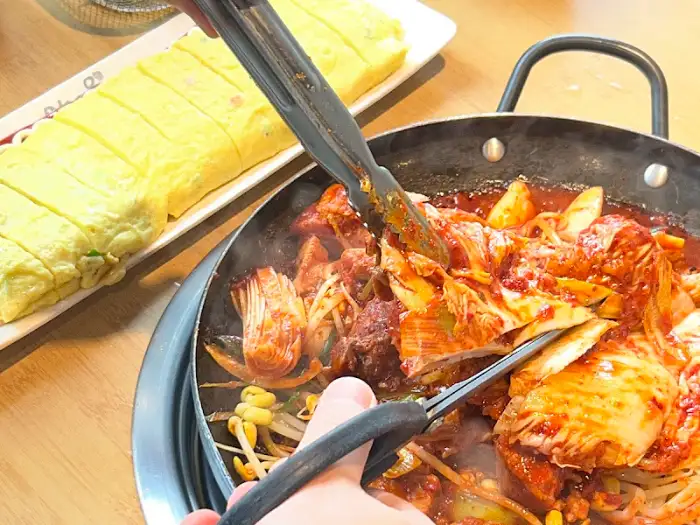 두루치기와 밥의 조화