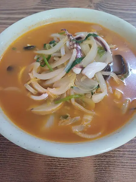 푸짐한 짬뽕 한 그릇